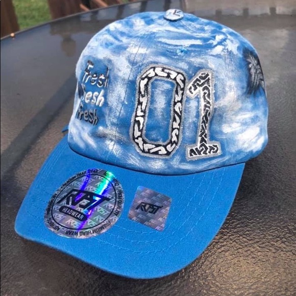 Hat (custom painted) - Picture 1 of 4